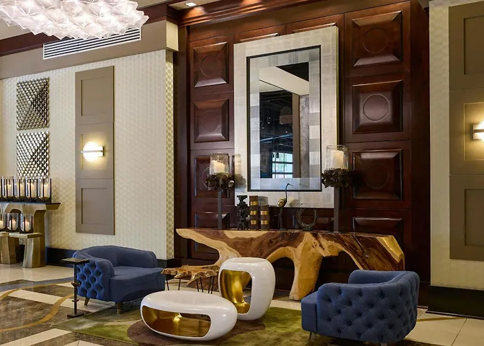 Renaissance Downtown 5*