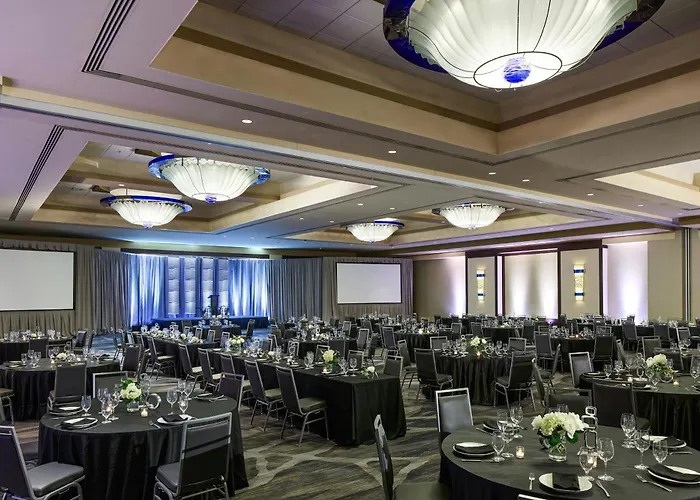 Renaissance Downtown Hotel