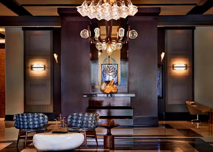 Renaissance Downtown Hotel 5*