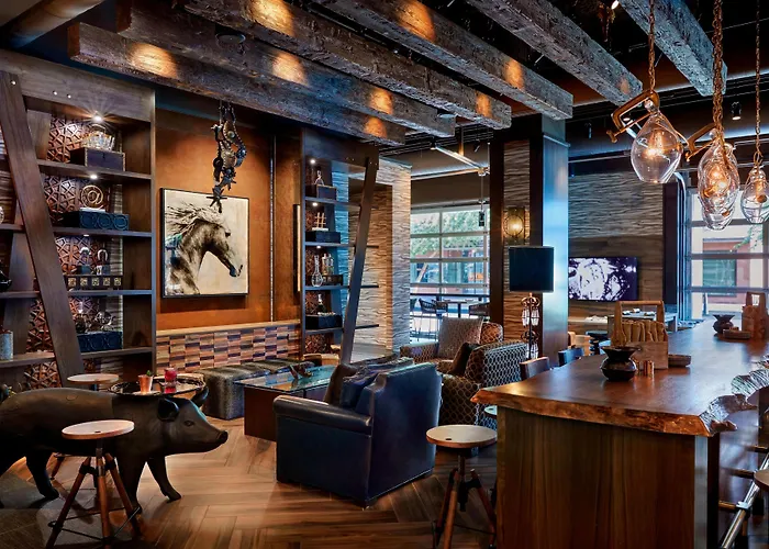 Renaissance Downtown 5*