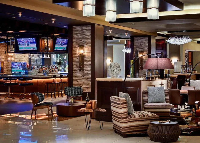 Hotel Renaissance Downtown 5*