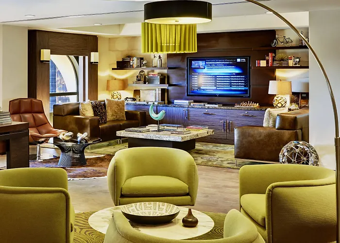 Renaissance Downtown Hotel