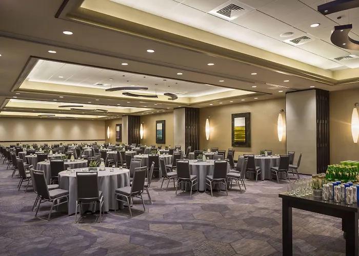 Hotel Renaissance Downtown 5*