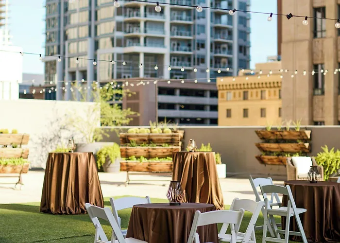 Renaissance Downtown Hotel 5*